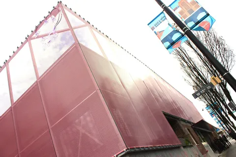 Vij's Restaurant - Image 1