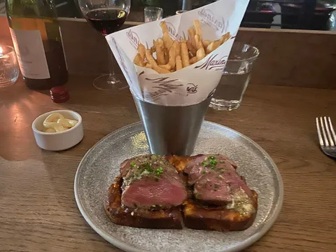 Maxine's Cafe & Bar - Image 1