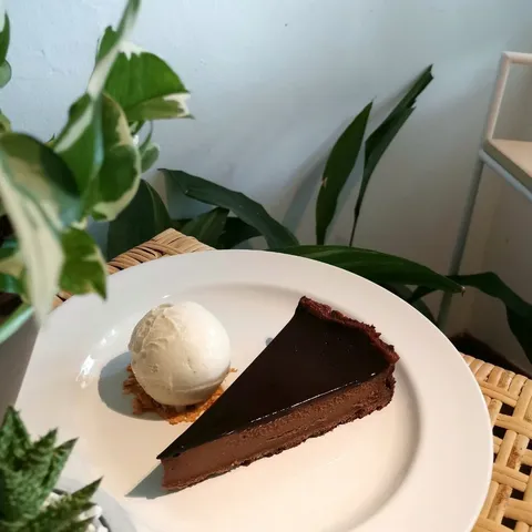 Foo Foo Fine Desserts - Image 1