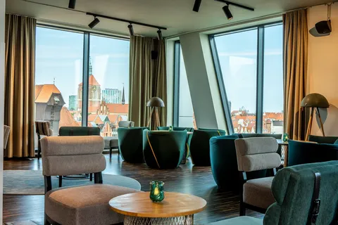 Holiday Inn Qingdao City Centre - Image 1