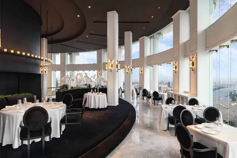 Mezzaluna at Lebua Hotel - Image 1