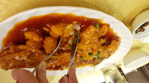 Wu's Hong Kong Tea Restaurant - Image 1
