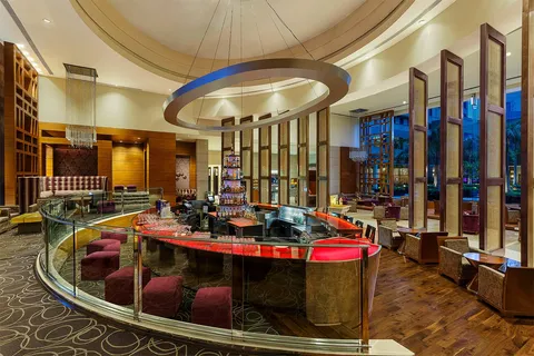 Connexions Crowne Plaza - Image 1