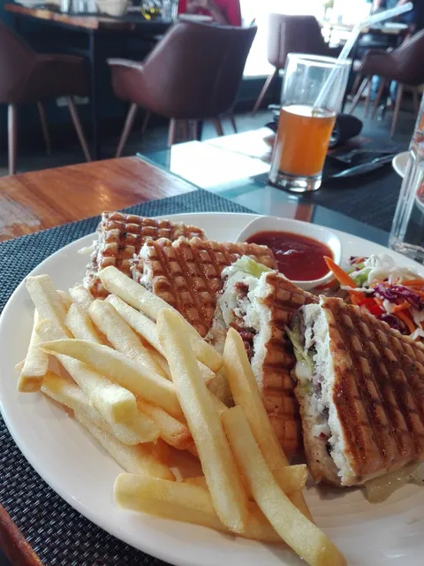 Gossip Fusion Bistro - Image 1