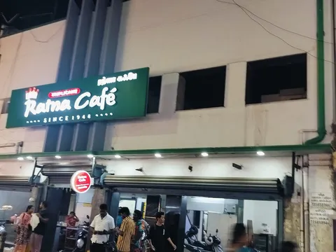 Ratna Cafe - Image 1