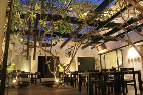 Koel Cafe - Image 1