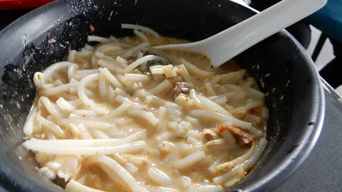 328 Katong Laksa - Image 1