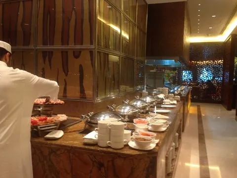 AL MAJLIS - Image 1