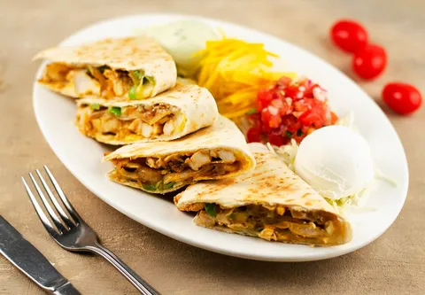 Seeneez Restaurant - Image 1