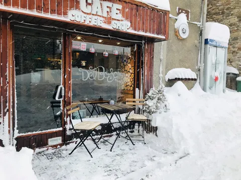  Delbosc Coffee Shop - Image 1