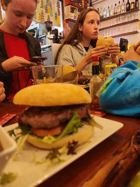  FORAPISTA BURGER - Image 1