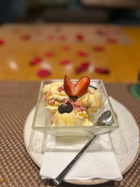  Seascape Restaurant - Image 1